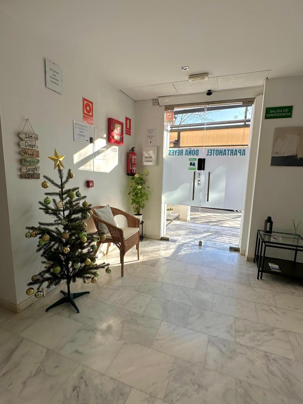 Apartahotel Dona Reyes Chipiona Exterior photo